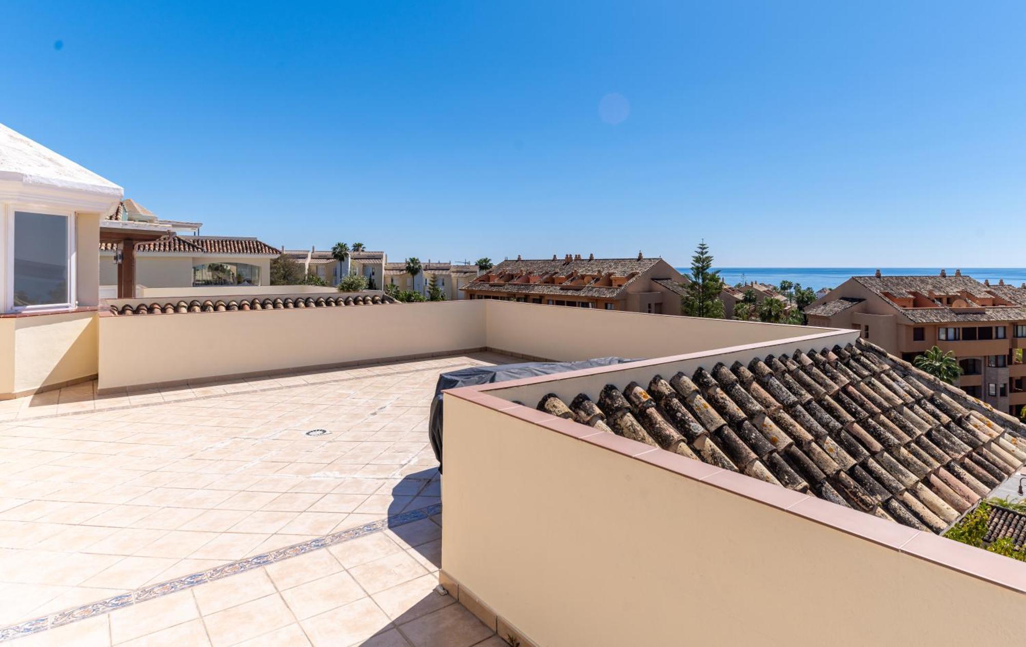 Fantastico Atico Duplex En Marbella, Con Vistas Al Mar Y A 300 Metros De La Playa Appartement *